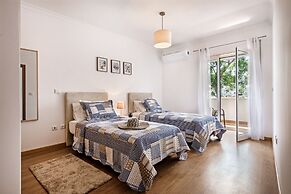 Santa Luzia Residence by MarsAlgarve