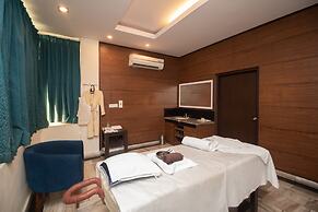 The Competent Palace Hotel