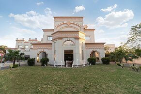 The Competent Palace Hotel