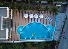 The Competent Palace Hotel