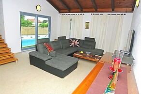 Kuntrada 45 with heated pool and kids pool