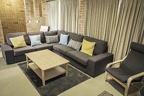 Monty's On Lumley Drive