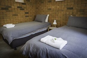 Monty's On Lumley Drive