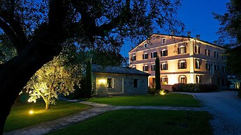 Poggio Antico - Suites and Breakfast