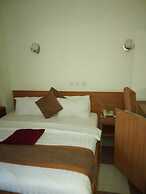 Ozom Hotel