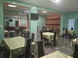 Ozom Hotel