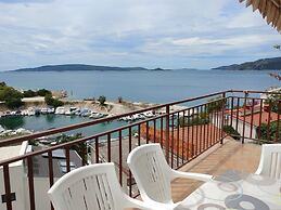 Astramaris Apartments