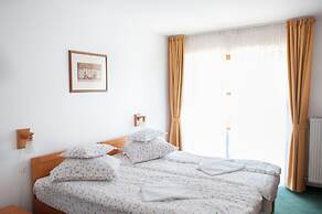 Lobogó Resort