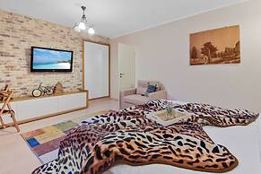 Piata Sfatului Studio