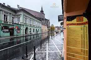 Piata Sfatului Studio