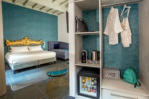 GCF Luxury Suites, Guest House