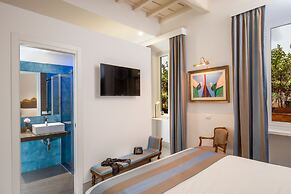 GCF Luxury Suites, Guest House
