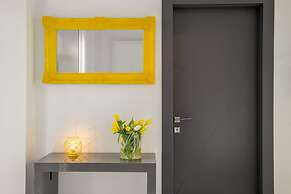 GCF Luxury Suites, Guest House