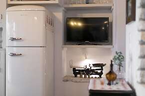 Traditional Inn Pirethron