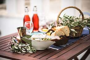 Traditional Inn Pirethron