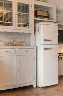 Traditional Inn Pirethron