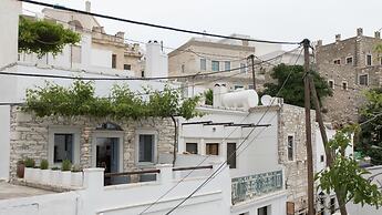 Traditional Inn Pirethron