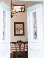 Traditional Inn Pirethron