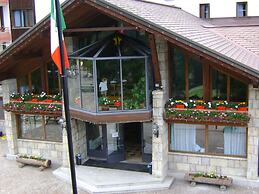 Bella Italia & Efa Village