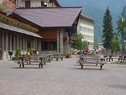 Bella Italia & Efa Village