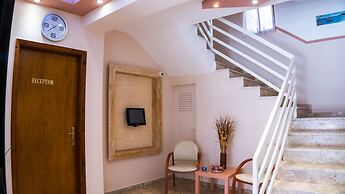 Milonas House Apartments