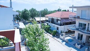 Milonas House Apartments