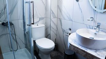 Milonas House Apartments