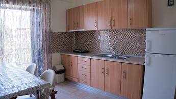 Milonas House Apartments