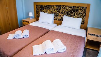 Milonas House Apartments