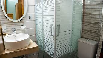 Milonas House Apartments