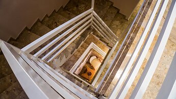 Milonas House Apartments