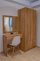 Milonas House Apartments