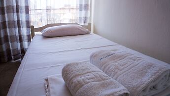 Milonas House Apartments