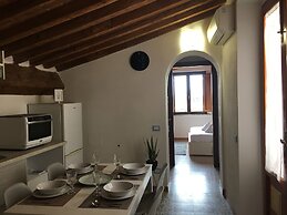 AwesHome - Lungarno Bellavista Penthouse