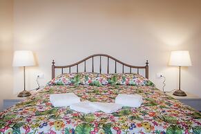 House in Florence Red