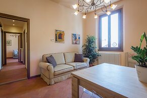 House in Florence Red