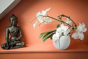 La Petite Maison près de l'Eglise