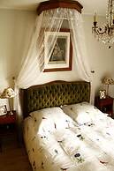 La Petite Maison près de l'Eglise