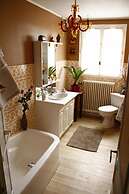 La Petite Maison près de l'Eglise