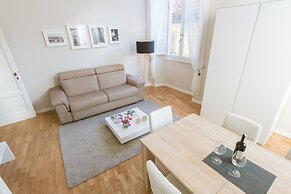 Unique & Stylish Repubblica