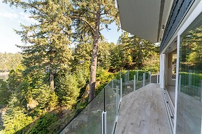 SookePoint Ocean Cottage Resort