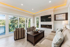 SookePoint Ocean Cottage Resort