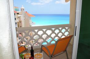 AR Cancun Plaza