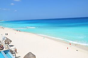 AR Cancun Plaza