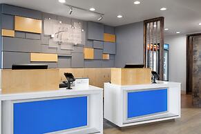 Holiday Inn Express and Suites West Memphis by IHG