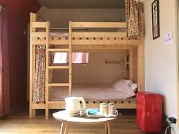 GUESTHOUSE YOURS - Hostel