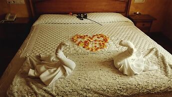 APH Infanta Mercedes