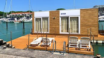 Floating Resort
