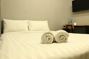 Lux Rooms Night Bazaar
