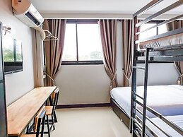 Lux Rooms Night Bazaar